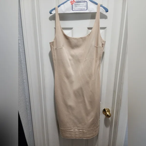 Diane Von Furstenberg Tan BodyCon Dress - Size 14 - Picture 2 of 4